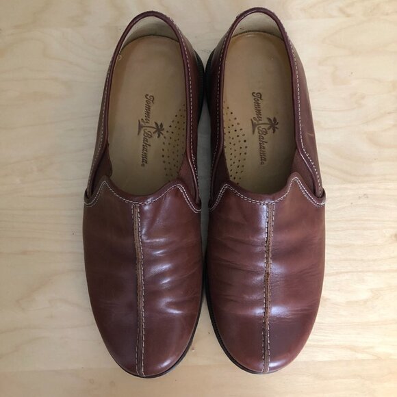 Tommy Bahama Split Toe Leather Loafers - Picture 11 of 11